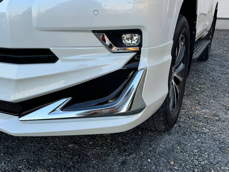 Toyota Landcruiser prado txl 2019 4.5 grade 7 seater sunroof beige 6
