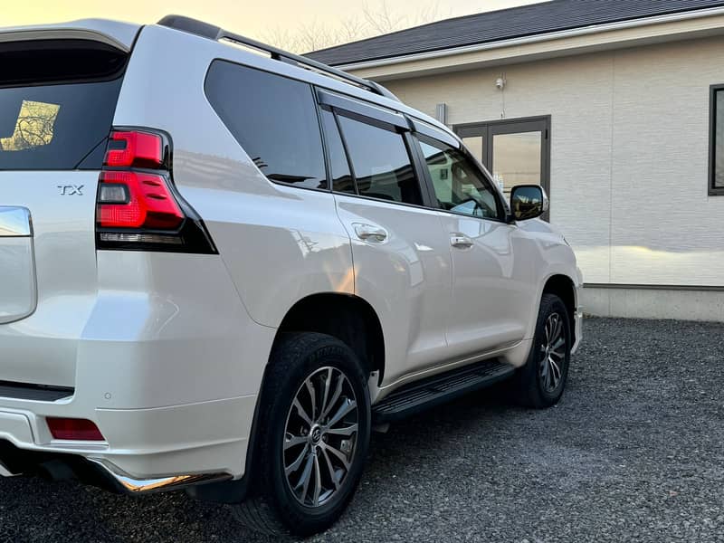 Toyota Landcruiser prado txl 2019 4.5 grade 7 seater sunroof beige 9
