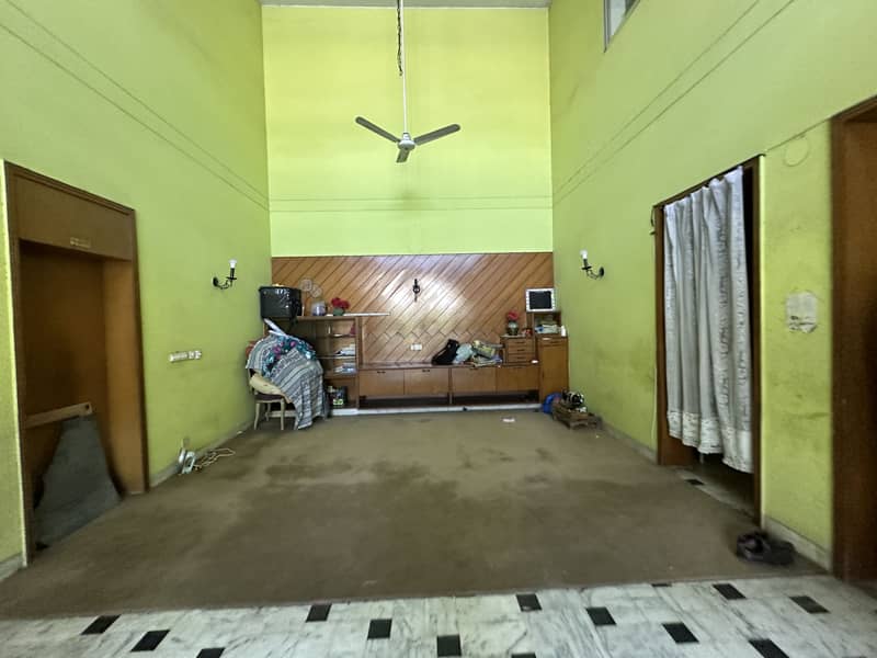 Corner AESTHETIC HOUSE available for Rent Near MMAlam Road FOR CLINIC SALOON SILENT OFFICE 10