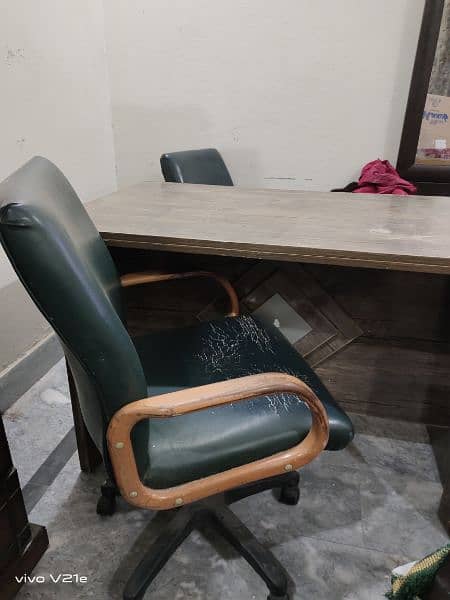 Office Table and chairs 3