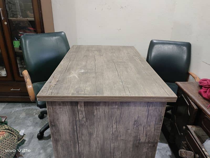 Office Table and chairs 4