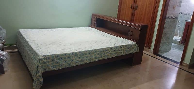 king size bed with out  metres 2