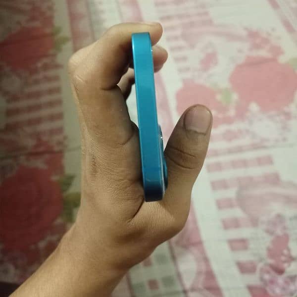 iPhone 13jv blue colour battery health 93 3
