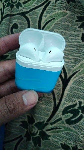 wireless earbuds 0