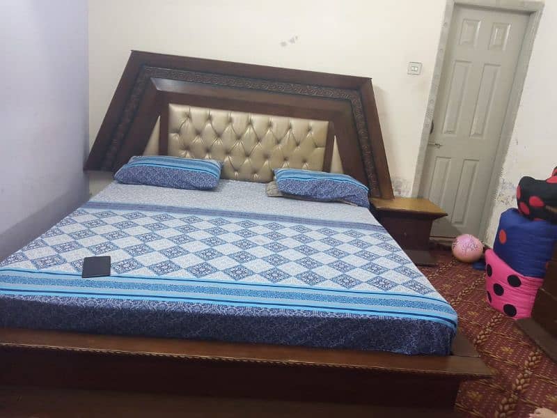 double Bed + dressing + side table 2
