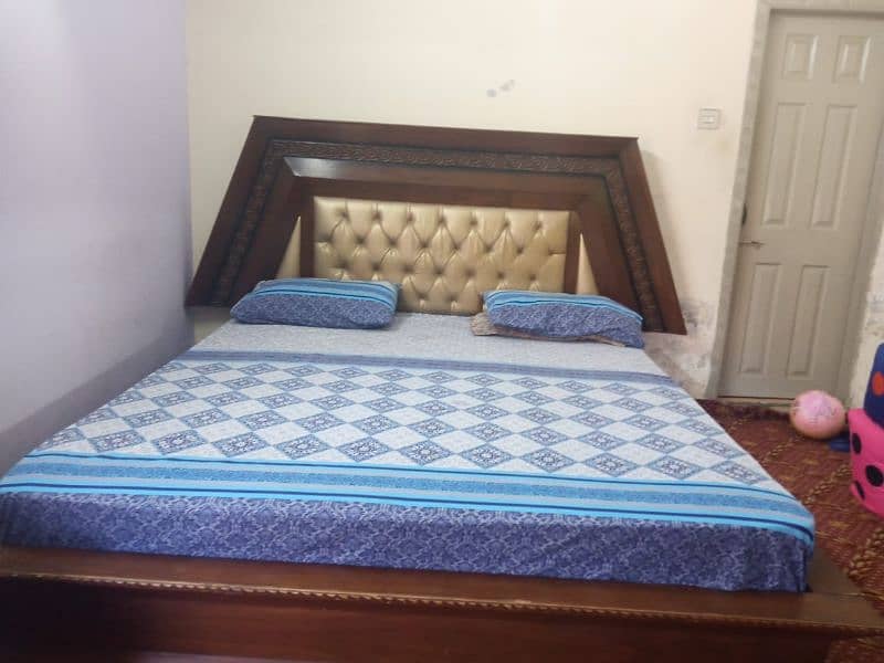 double Bed + dressing + side table 3