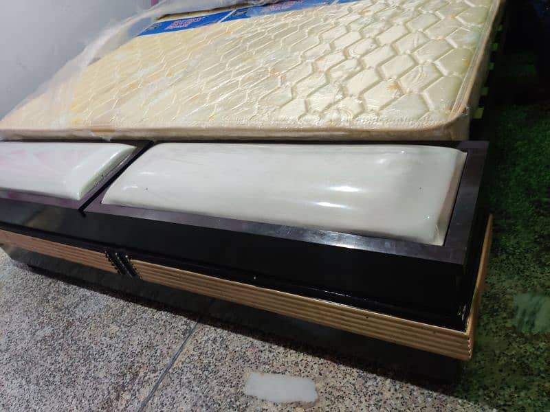 King Size Bed Puffy With Mattress 5