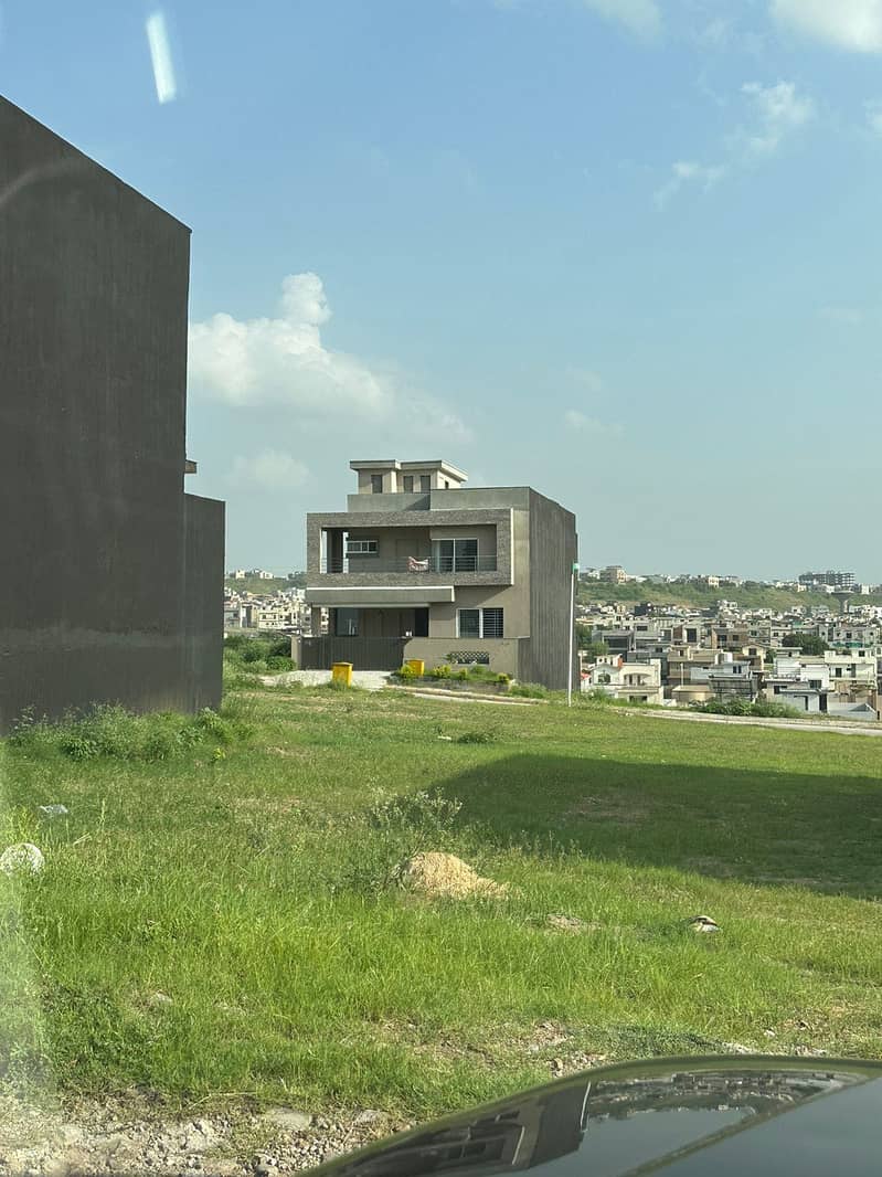 Stunning 5 Marla Residential Plot In Bahria Town Phase 8 Available 1