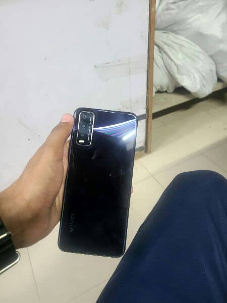 vivo y20 selling urgent any one interested contact me fast 7
