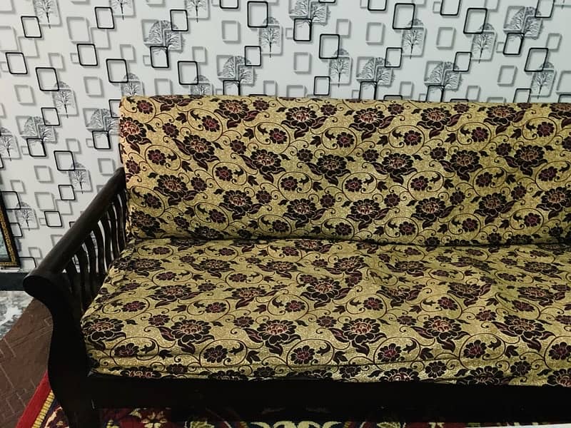 used 7 seater sofa but new condition 3