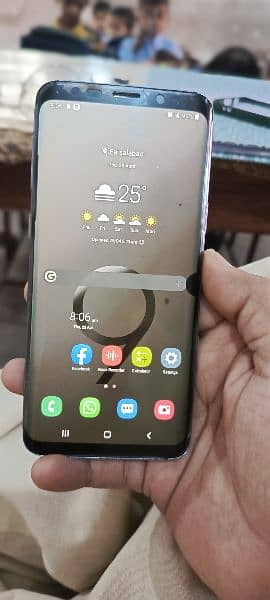 Samsung Galaxy S 9 Edge Screen. Compact screen size 5.8 inches 3