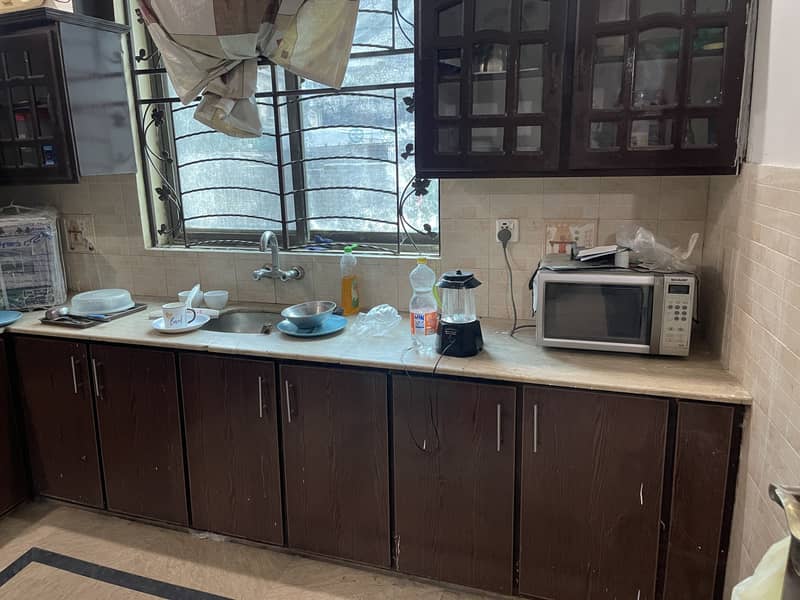6 MARLA LOWER PORTION DOUBLE ROOM FOR RENT AT IDEAL LOCATION OF JOHAR TOWN NEAR EMPORIUM 8