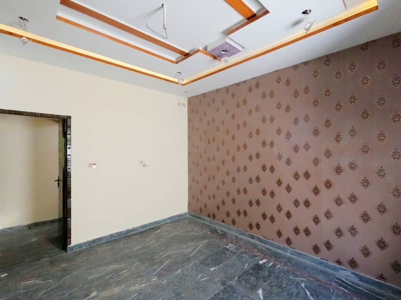 A House Of 10 Marla In Rs. 27000000 27
