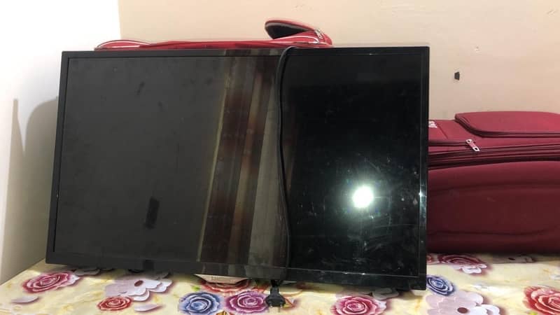 Samsung LCD 32inch android display damaged 5