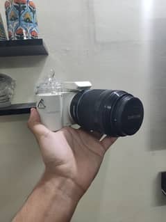 mirrorless camera (Samsung nx1000)