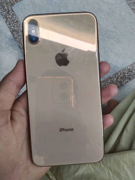 IPhone Xs Max. 512 Gb memory 79 battery health PTA approved Golden 2