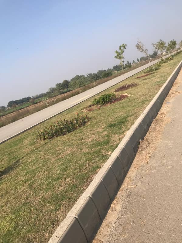 1 Kanal Residential Plot For Sale At LDA City Phase 1 Block E : Prime Location 8