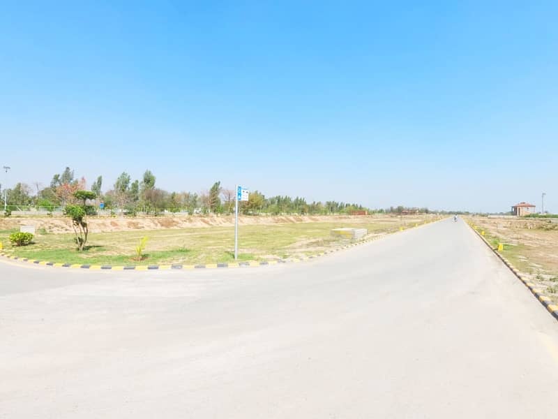 Buy A Centrally Located 5 Marla Residential Plot In LDA City Phase 1 4