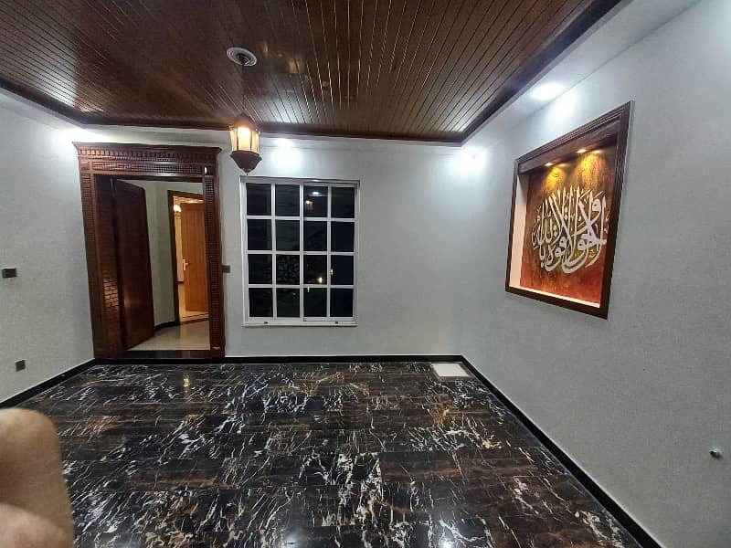 14 Marla Portion For Rent In Faisal Town - F-18 18