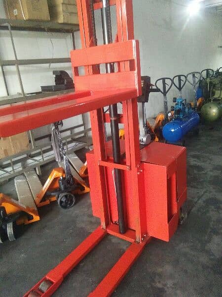 Stacker lifter/ Electric jack 1