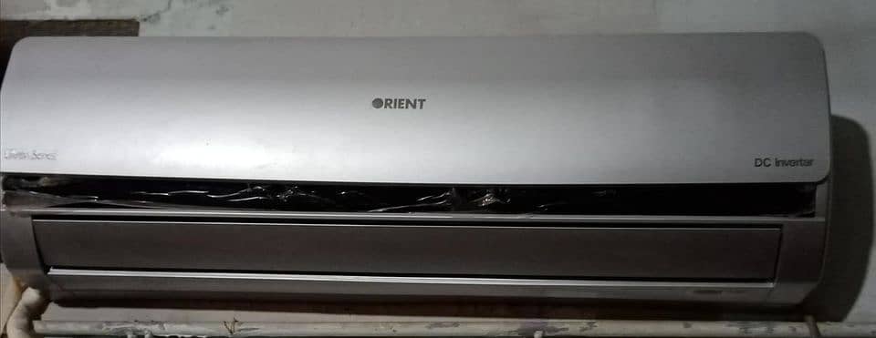 1.5 Ton DC inverter AC for sale good condition. 0