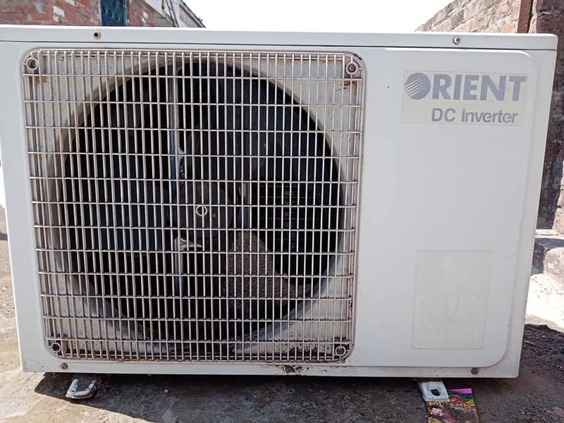 1.5 Ton DC inverter AC for sale good condition. 1