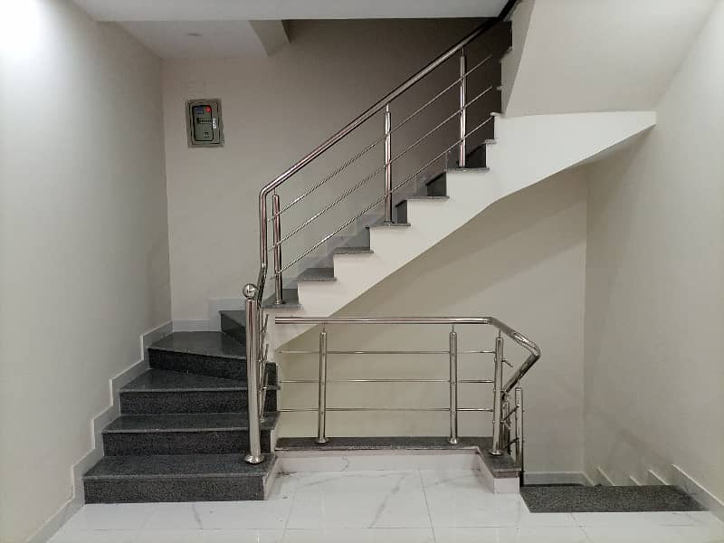 5 MARLA BEAUTIFUL HOUSE FOR SALE IN PARAGON CITY 16