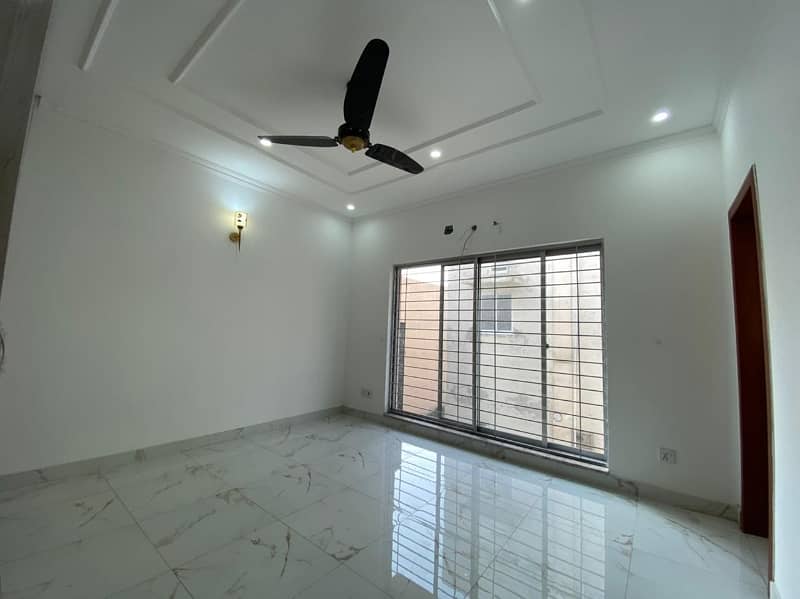 5 MARLA SLIGHTLY USED HOUSE FOR SALE IN PARAGON CITY 0