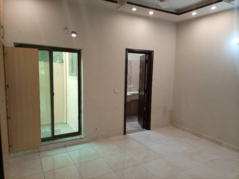 5 MARLA BEAUTIFUL HOUSE FOR SALE IN PARAGON CITY 1