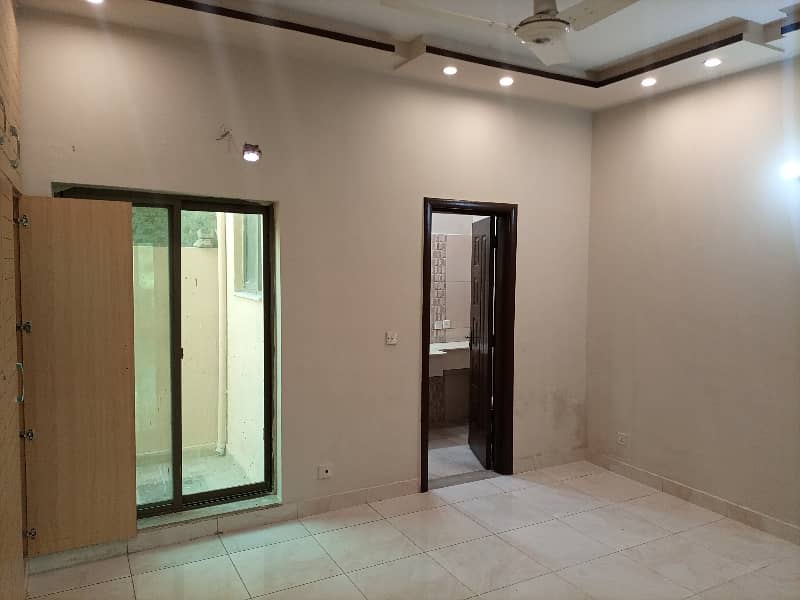 5 MARLA BEAUTIFUL HOUSE FOR SALE IN PARAGON CITY 2