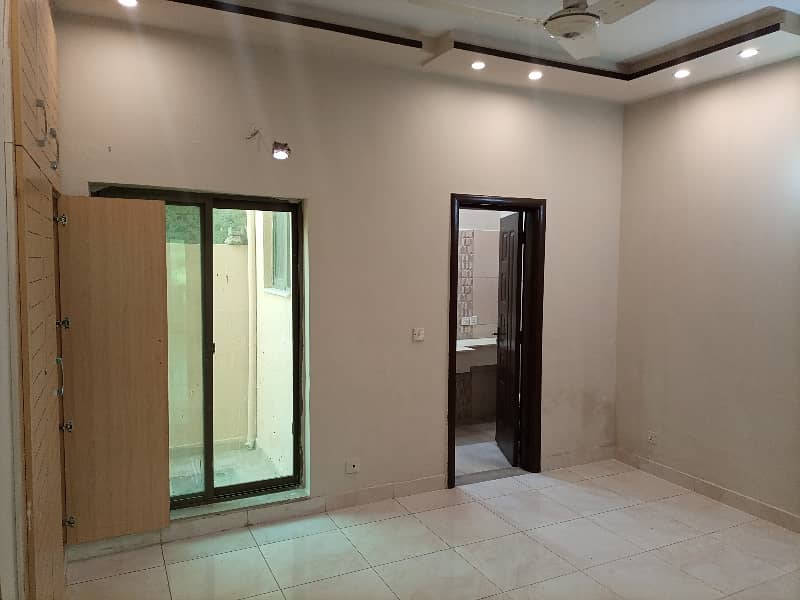 5 MARLA BEAUTIFUL HOUSE FOR SALE IN PARAGON CITY 4