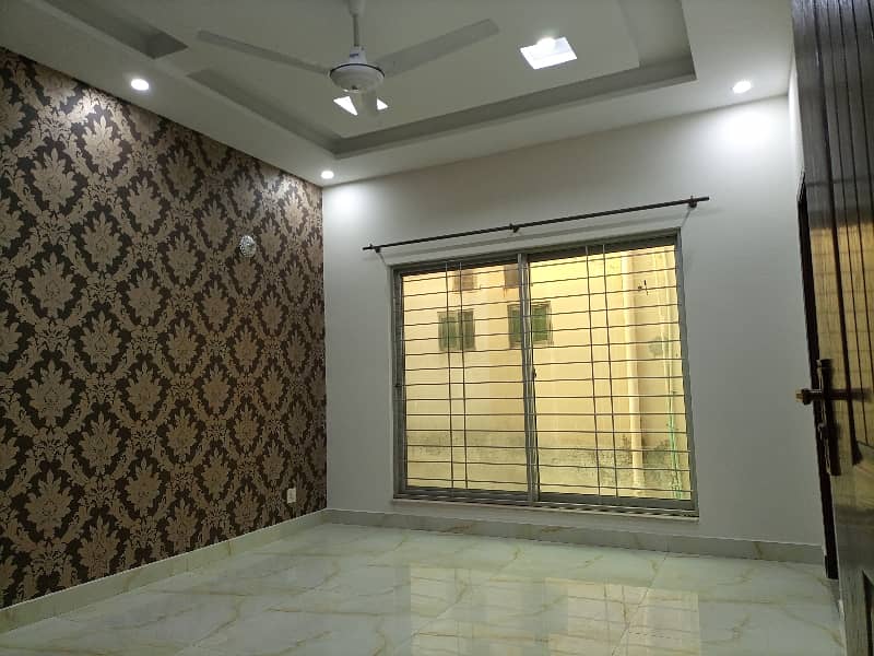 5 MARLA BEAUTIFUL HOUSE FOR SALE IN PARAGON CITY 12
