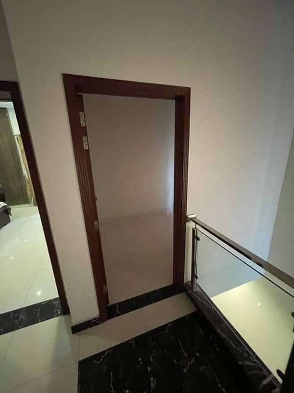 5 MARLA BEAUTIFUL HOUSE FOR URGENT SALE IN PARAGON CITY 10