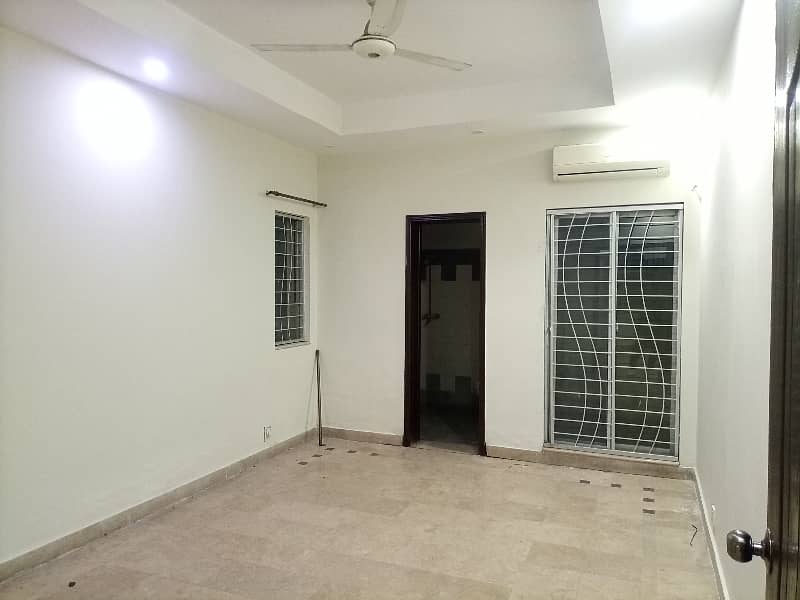 3.5 MARLA BEAUTIFUL HOUSE WITH GAS FOR SALE IN PARAGON CITY 1
