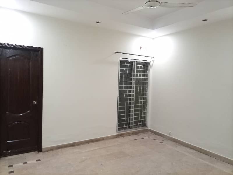 3.5 MARLA BEAUTIFUL HOUSE WITH GAS FOR SALE IN PARAGON CITY 3