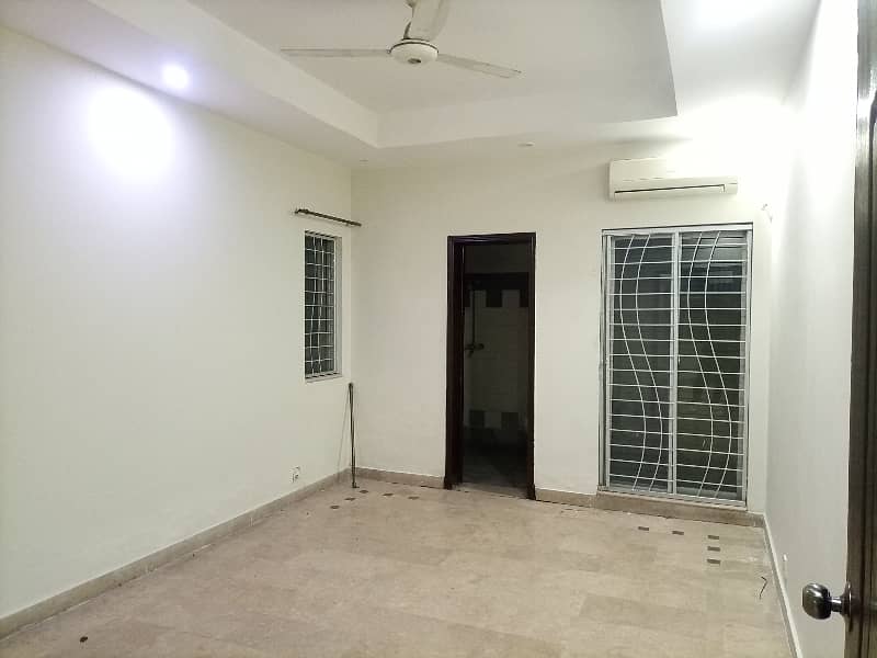 3.5 MARLA BEAUTIFUL HOUSE WITH GAS FOR SALE IN PARAGON CITY 4