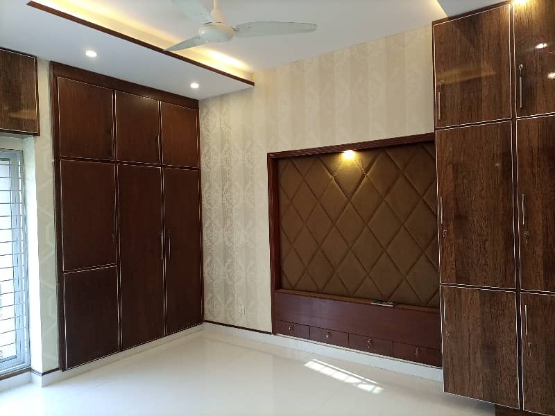 5 MARLA BEAUTIFUL HOUSE FOR RENT IN PARAGON CITY 25