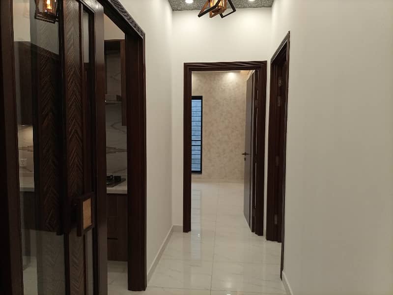 10 MARLA BEAUTIFUL HOUSE FOR RENT IN DHA PHASE 8 16