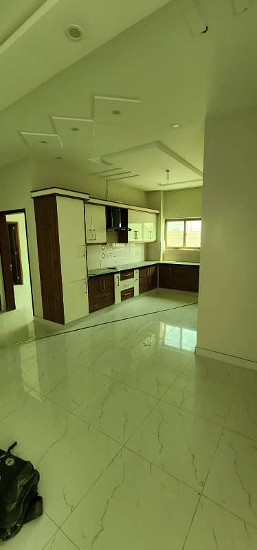 Preicent1 one minute drive from m9 motorway near park near masjid all Amenities available 10