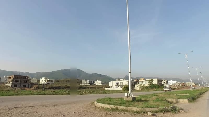 Residential Plot For sale In Rs. 15000000 5