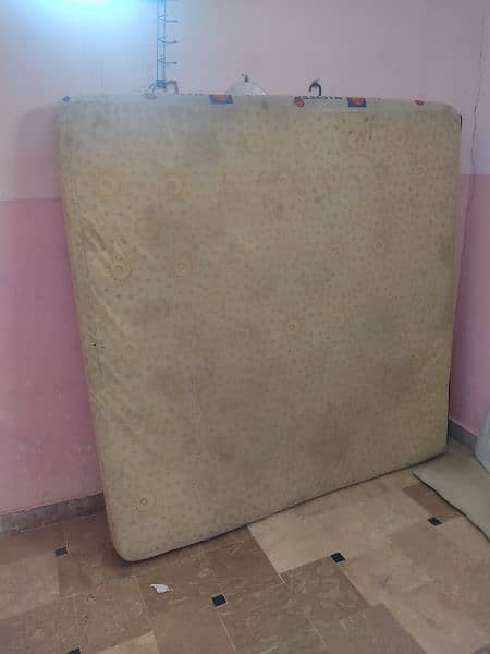 double bed mattress in Very good condition 2
