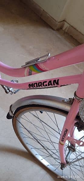 ALMOST NEW HIGH QUALITY MORGAN BICYCLE 4