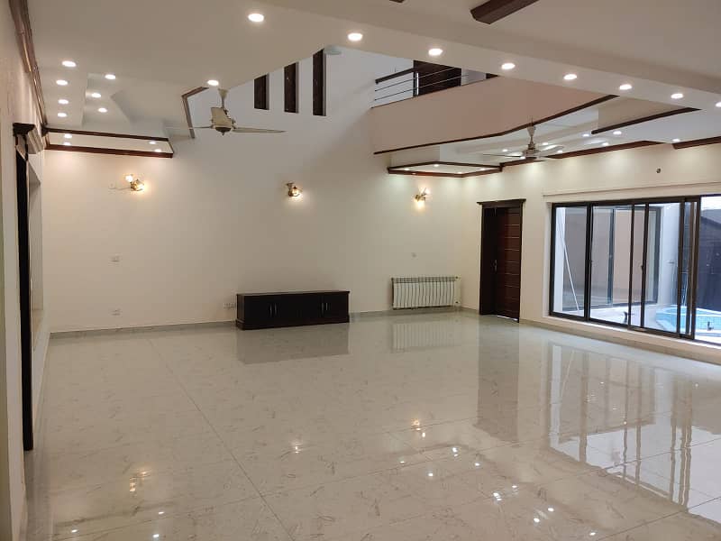 2 KANAL House For Sale In DHA Phase 3, Near DHA Sports Complex 9