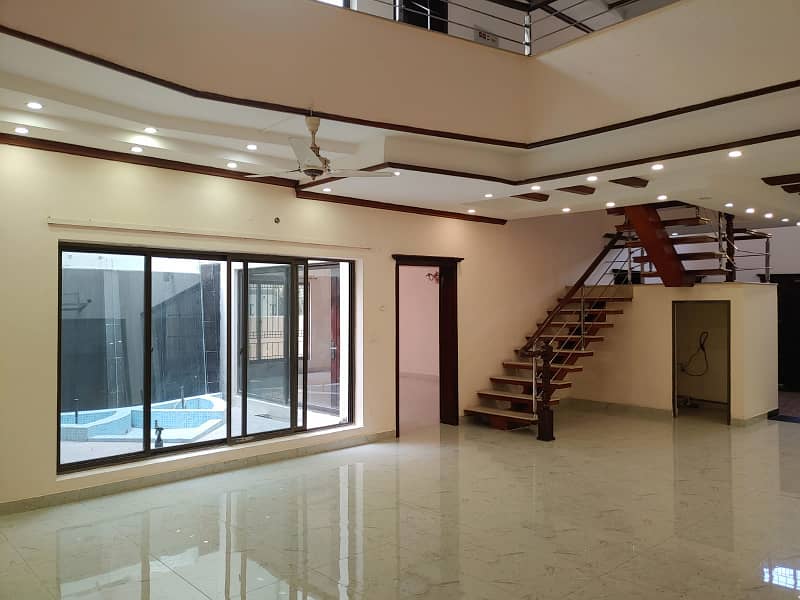 2 KANAL House For Sale In DHA Phase 3, Near DHA Sports Complex 12