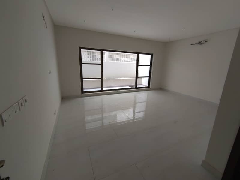 Luxurious 1 Kanal House For SALE In 
Defence Raya
 , DHA 16