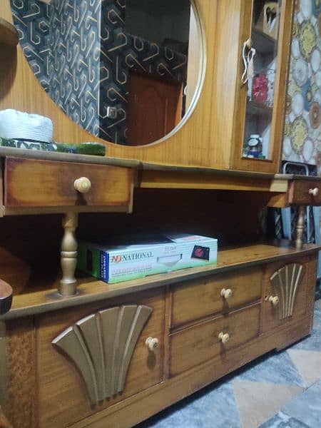 9/10 condition dressing table 2