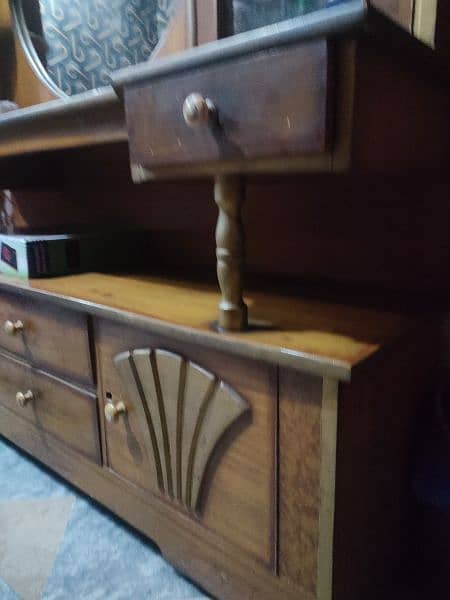 9/10 condition dressing table 4