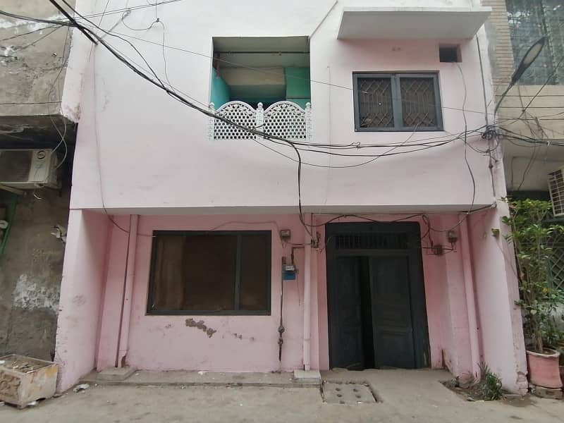 Commercial Area Tripple Storey 4 Marla House For sale In Krishan Nagar Krishan Nagar 6