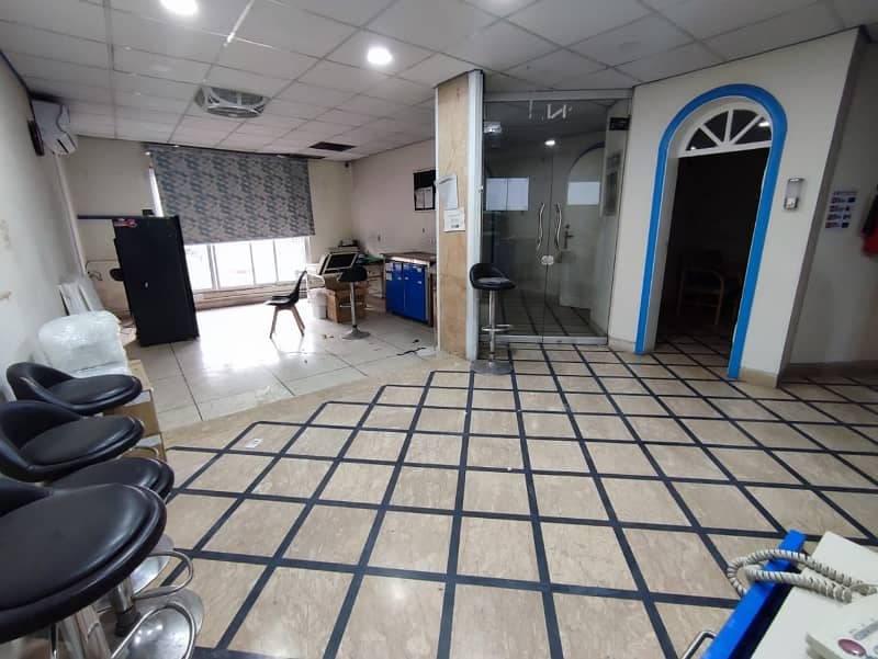 10 Marla Commercial Building For Rent 0