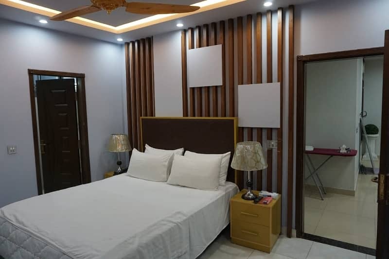 Flat Gulberg Fully Furnished 3 Beds For Rent Best For Foreigner And Executive Class 2